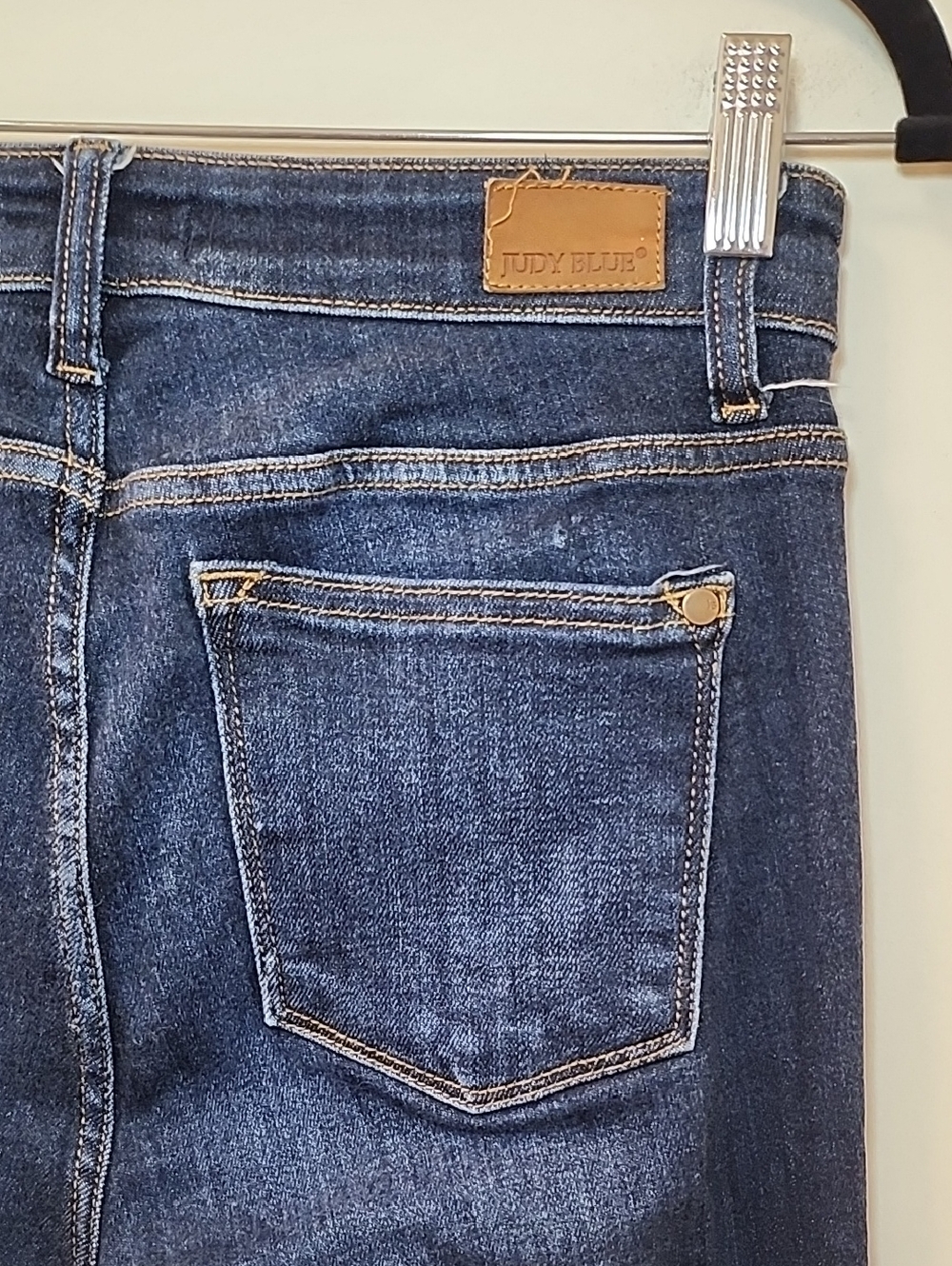 Judy Blue dark wash bootcut jeans subtle whiskering zip fly closure Size 7/28 - Picture 13 of 14